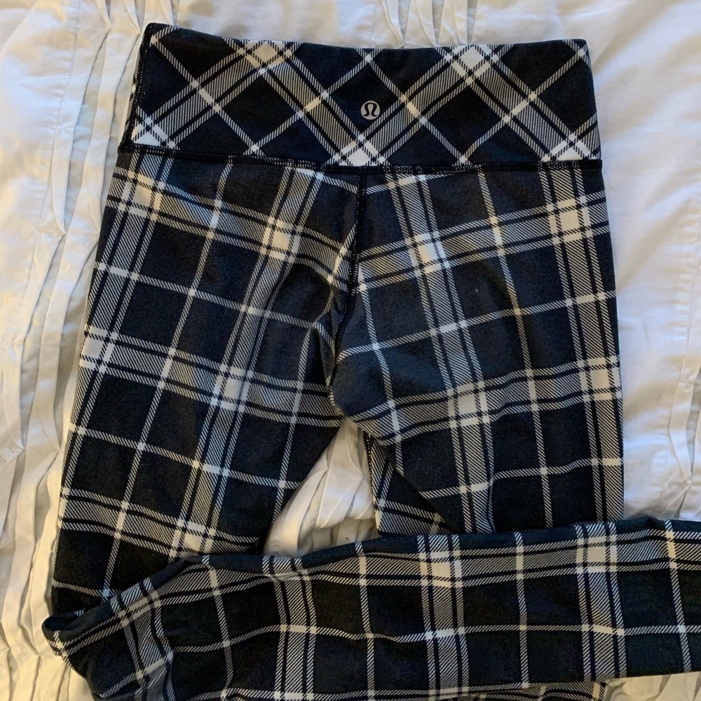 Lululemon High Waisted Black Plaid Leggings